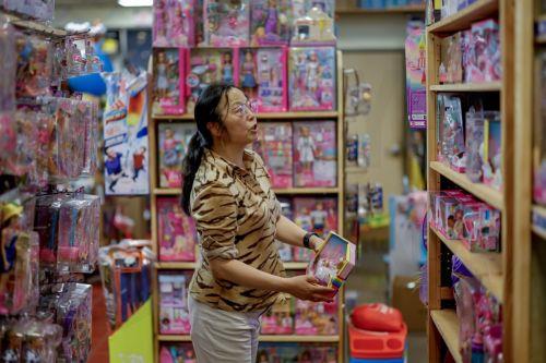 Η εξέλιξη της Barbie από το 1959  έως σήμερα σε έκθεση στη Γλασκώβη