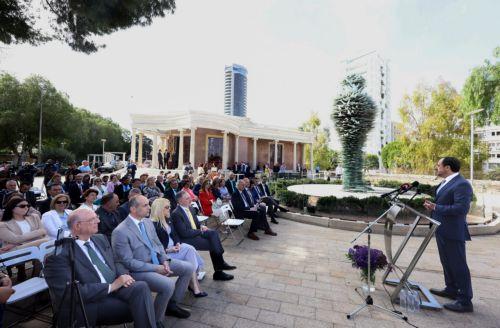 Η Ευρώπη να επενδύσει περισσότερο στη στρατηγική της αυτονομία λέει ο Πρόεδρος