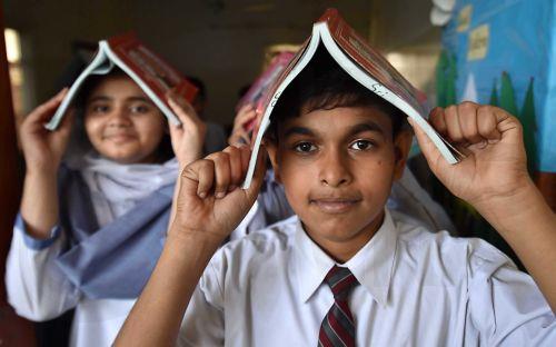Göçmen ve mülteci gençlere yönelik ücretsiz Yunanca kursları başlıyor