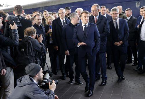 Μακρόν, Στάρμερ και Μερτς στο Κίεβο για κοινή επίσκεψη με τον Τουσκ