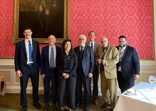 Britanyalı Kıbrıslılar Konseyi temsilcileri Birleşik Krallık yetkileriyle bir araya geldi