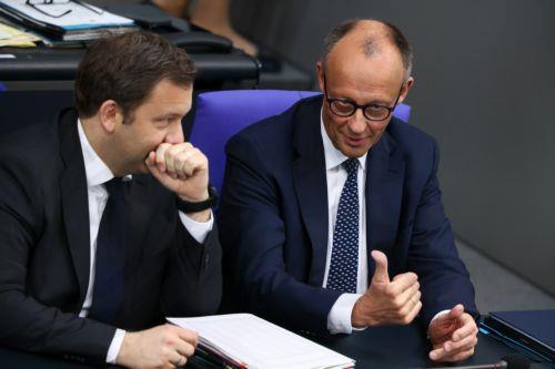 Λιγότερα έσοδα κατά €81,2 δισ. αναμένει για 2025 – 2029 το γερμανικό Συμβούλιο Εμπειρογνωμόνων