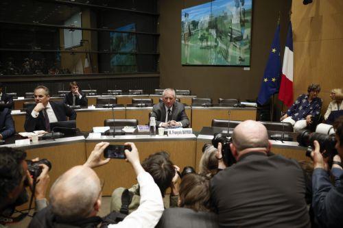 Eρευνα αποδίδει ευθύνες στον Πρωθυπουργό για βία σε καθολικό σχολείο της Γαλλίας