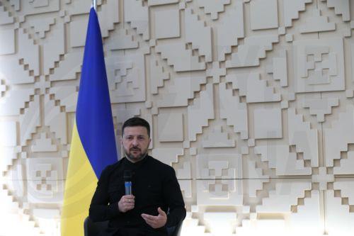 Δεν θα αποδεχθεί απόσυρση δυνάμεων από περιοχές που παραμένουν υπό ουκρανικό έλεγχο, ξεκαθαρίζει ο Ζελένσκι