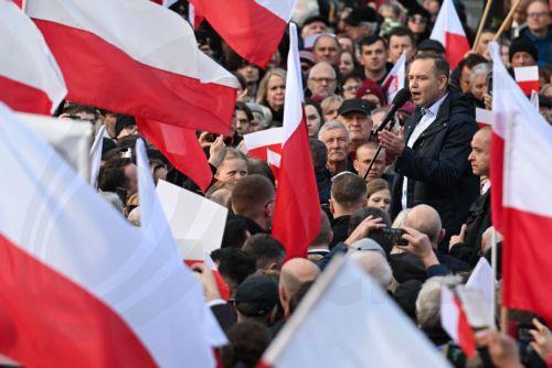 Οι Πολωνοί στις κάλπες για το μέλλον της Kυβέρνησης, τα δικαιώματα και τον ευρωπαϊκό προσανατολισμό