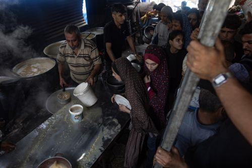 Το Ισραήλ κλιμακώνει την επίθεση στη Γάζα