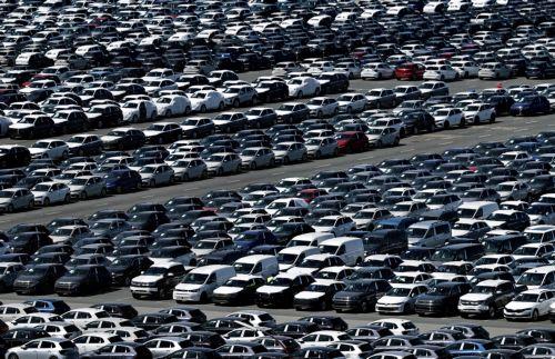 Η ΕΕ τροποποιεί στόχο για μείωση εκπομπών αυτοκινήτων κατά 90% έως 2035 αντί 100%