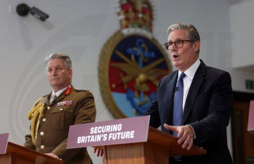 Ο Στάρμερ υπέγραψε συμφωνία παραχώρησης του αρχιπελάγους Τσάγκος στον Μαυρίκιο