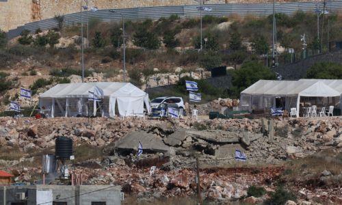 Ισραηλινοί έποικοι πυρπόλησαν αυτοκίνητα και σπίτια Παλαιστινίων σε χωριό της Δ. Όχθης