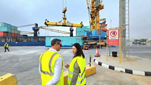 Μέρος του ευρύτερου ολοκληρωμένου σχεδιασμού της Κυβέρνησης οι μονάδες αφαλάτωσης, είπε η Υπ. Γεωργίας [ΒΙΝΤΕΟ]