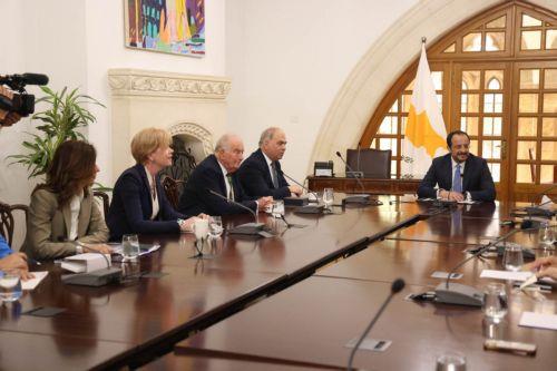 President receives UK Parliament delegation, discusses Cyprus issue, bilateral relations, EU