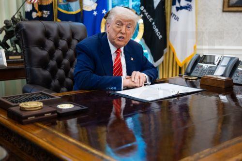 Έτοιμος να συναντήσει Ζελένσκι και Πούτιν στην Τουρκία, δηλώνει ο Τραμπ