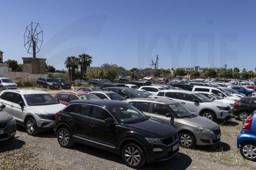 Σε ισχύ την Πέμπτη νόμος για εγγραφές/μεταβιβάσεις υπό ανάκληση οχημάτων συγκεκριμένων κατηγοριών