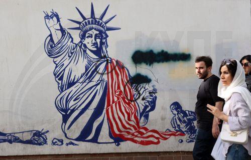 Λιγότερο σίγουρος ο Τραμπ για συμφωνία με Ιράν που απειλεί να πλήξει βάσεις ΗΠΑ