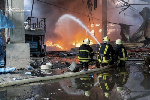 Πέντε νεκροί από ρωσικά πλήγματα στο Χάρκοβο και τη Χερσώνα