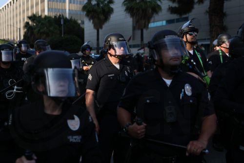 Ακόμα 2 χιλιάδες εθνοφρουροί στο Λος Άντζελες μετά από διαταγές Τραμπ