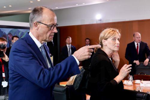 «Δεν πρέπει ποτέ να αποκτήσει πυρηνικά όπλα», διαμηνύει για το Ιράν ο Καγκελάριος Μερτς