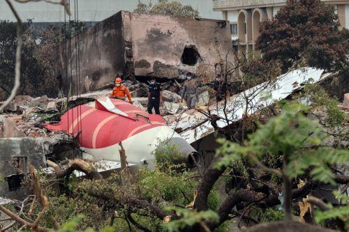 Στον Κυβερνήτη η προσοχή για αίτια συντριβής αεροσκάφους της Air India, γράφουν ΜΜΕ