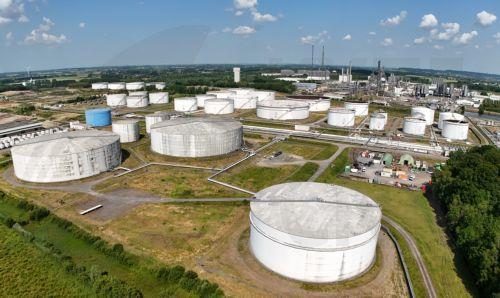 Πτώση τιμής πετρελαίου μετά τα σχόλια Τραμπ για Ιράν, άνοδος στη Wall Street