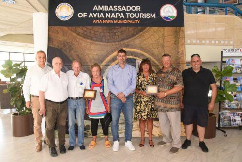 «Πρέσβεις Τουρισμού» Αγίας Νάπας δύο ζευγάρια από Βρετανία και Αυστρία