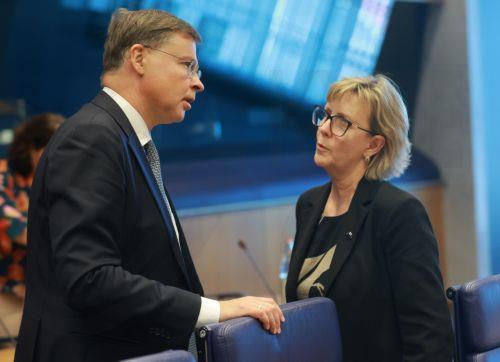 Ομόφωνη στήριξη ECOFIN για υιοθέτηση ευρώ από Βουλγαρία την 1η Ιανουαρίου 2026