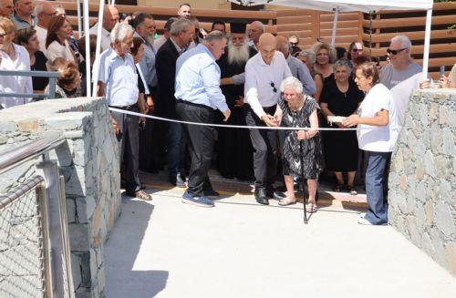 Αναβαθμίζεται η ποιότητα ζωής των κατοίκων, λέει ο Υπ. Μεταφορών που εγκαινίασε πεζογέφυρα στον ποταμό Καρκώτη