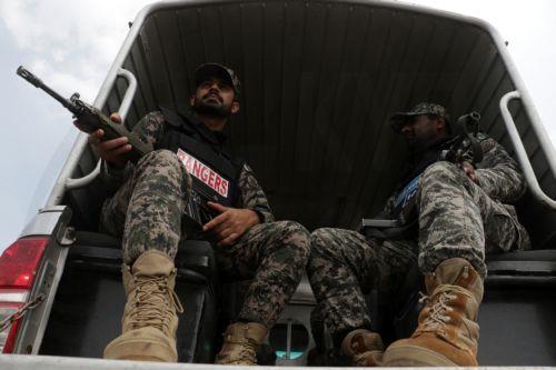 Τέσσερις αξιωματούχοι νεκροί σε έκρηξη στο Πακιστάν, την ευθύνη ανέλαβε το ΙΚ