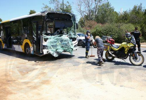 Σοβαρό τροχαίο με λεωφορεία στην Αθήνα