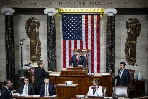 Το Κογκρέσο υιοθέτησε οριστικά περικοπές ύψους $9 δισεκατ. που ζητούσε ο Τραμπ