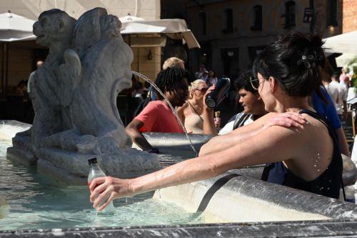 Άλλοι δύο νεκροί στην Ιταλία από κύμα καύσωνα, σε κόκκινο συναγερμό 15 πόλεις αύριο