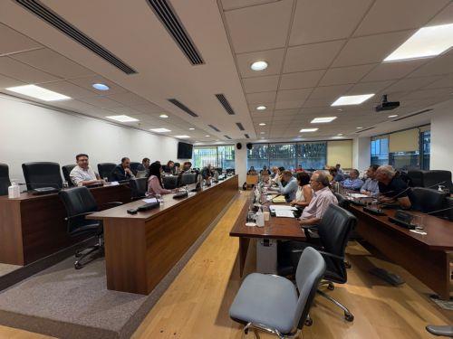 Δεν μπορεί να αξιοποιηθεί το νερό της Λίμνης Μεμί για άρδευση, αναφέρθηκε στη Βουλή