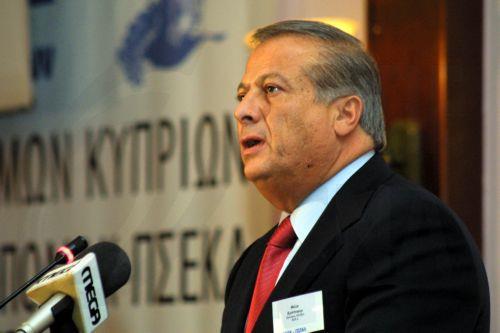 Philip  Christopher Kıbrısın yeniden birleşmesi için birlik mesajı gönderdi