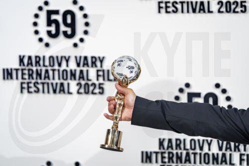 Στο ντοκιμαντέρ «Better Go Mad in the Wild» το κορυφαίο βραβείο στο Κάρλοβι Βάρι