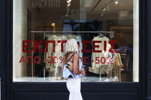 Θετικό πρόσημο στις θερινές εκπτώσεις, αλλά με πιέσεις στην αγορά, λένε στο ΚΥΠΕ οι ΓΓ ΚΕΒΕ και ΠΟΒΕΚ