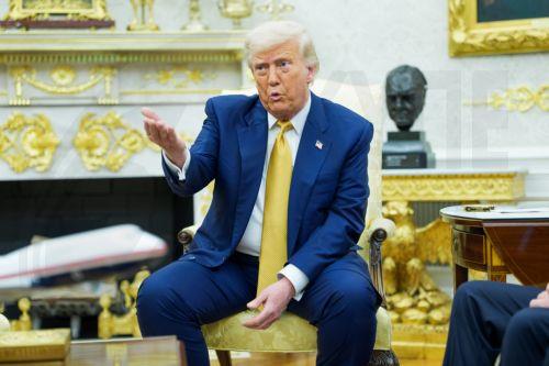 Ο Τραμπ απειλεί να πάει την WSJ στα δικαστήρια λόγω ενός άρθρο