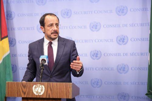 الرئيس خريستوذوليذيس يلغي اجتماعات عدة اليوم لمتابعة وضع الحرائق المستعرة في ليماسول