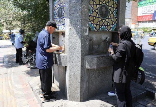 Η Τεχεράνη κλείνει τις δημόσιες τουαλέτες για να αντιμετωπίσει την υδατική κρίση