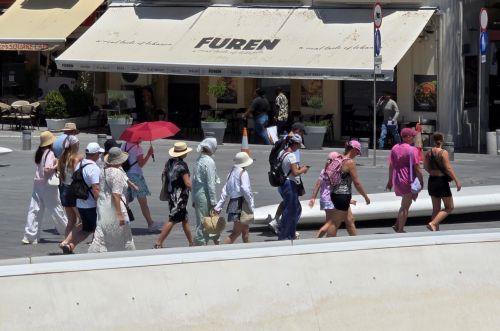 Σε ισχύ πορτοκαλί προειδοποίηση για ακραία μέγιστη θερμοκρασία, 44 βαθμοί Κελσίου στο εσωτερικό