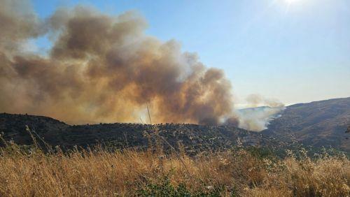 Χωρίς ρεύμα λόγω της φωτιάς η κοινότητα των Χολετριών