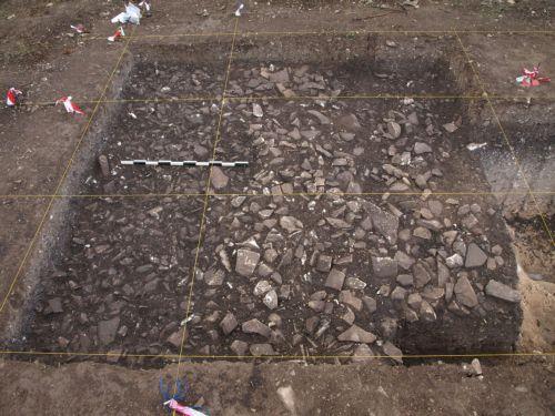 Ano Roudias’da taş yapı ile taşınabilir buluntular gün yüzüne geldi