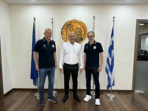 Την πιθανότητα ανάληψης των ΑΜΚΕ 2031 από τη Λάρνακα συζήτησαν Δήμαρχος και ΚΟΕ