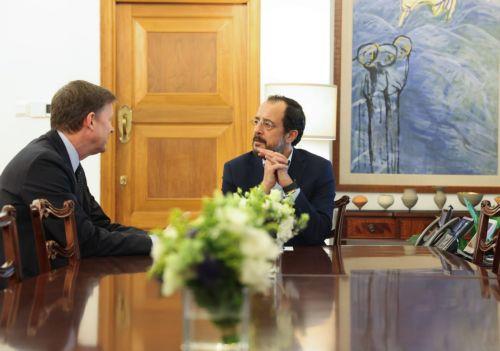 The Cyprus problem is a soluble issue, Stewart says after farewell meeting with President (2)