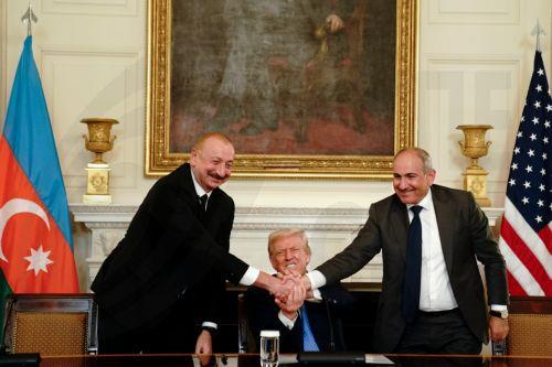 Χαιρετίζει την ειρηνευτική συμφωνία Αρμενίας-Αζερμπαϊτζάν η ΕΕ