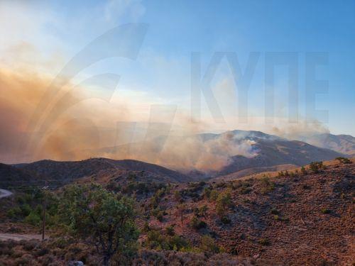 Δύσκολη η κατάσταση στο μέτωπο της φωτιάς στη Μυτιλήνη