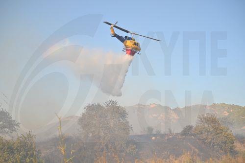 Ανεξέλεγκτη η φωτιά στη Χίο, απεγκλωβίζονται κάτοικοι και σε Αχαία