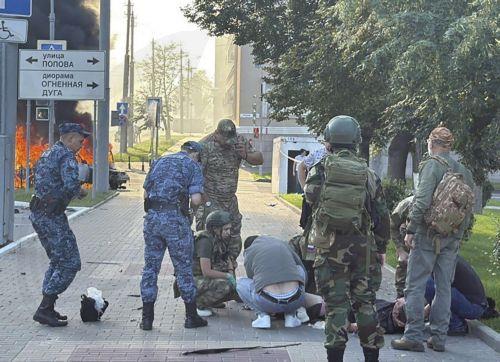 Το 2024 η πιο θανατηφόρα χρονιά για εργαζόμενους ανθρωπιστικής βοήθειας, είπε η Επίτροπος Ισότητας ΕΕ