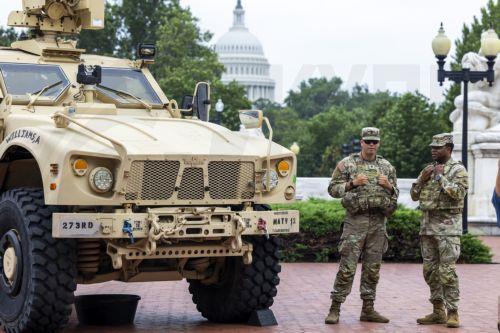 Ο Τραμπ είπε πως θα βγει σε περιπολία στην Ουάσιγκτον μαζί με αστυνομία και στρατό