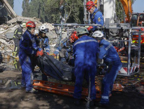 Νεότερος απολογισμός κάνει λόγο για 19 νεκρούς από ρωσικές επιθέσεις στο Κίεβο
