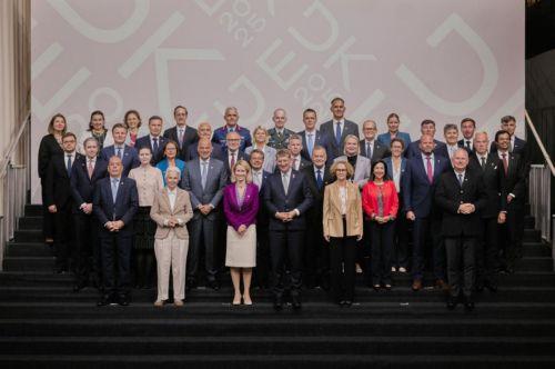 Αλληλεγγύη σε Ουκρανία και σημασία ενίσχυσης ευρωπαϊκής άμυνας τόνισε ο Πάλμας στο Gymnich