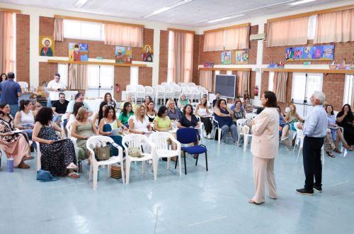 Οι εκπαιδευτικοί πρέπει συνεχώς να ενδυναμώνονται, είπε η ΥΠΑΝ
